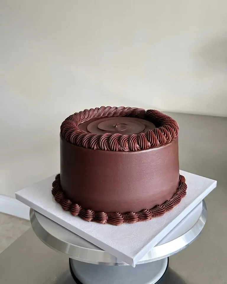 Pastel De Chocolate Supremo: Un Delicioso Capricho para 15